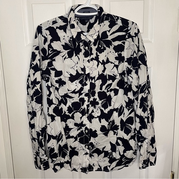 Tommy Hilfiger Classic Fit White and Navy Cotton Floral Button Down Shirt Large - Picture 1 of 7